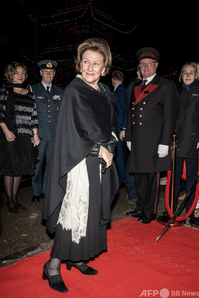 デンマーク皇太子一家、女王が制作参加のバレエを鑑賞