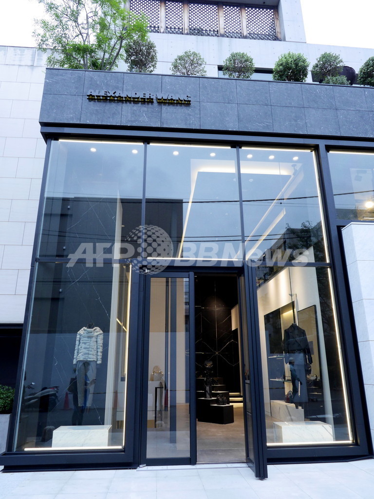 アレキサンダー ワン 国内初の旗艦店が青山にオープン 日本初のライフスタイルラインも 写真16枚 国際ニュース Afpbb News