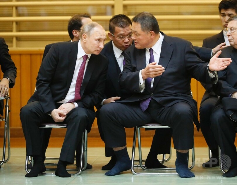 プーチン露大統領、講道館で柔道の演武を見学