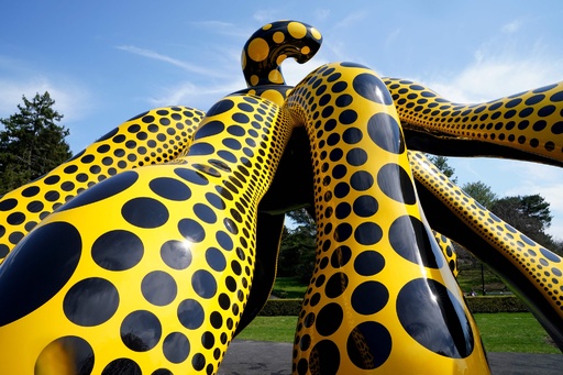 ニューヨーク植物園で草間彌生展「KUSAMA: Cosmic Nature」 写真21枚