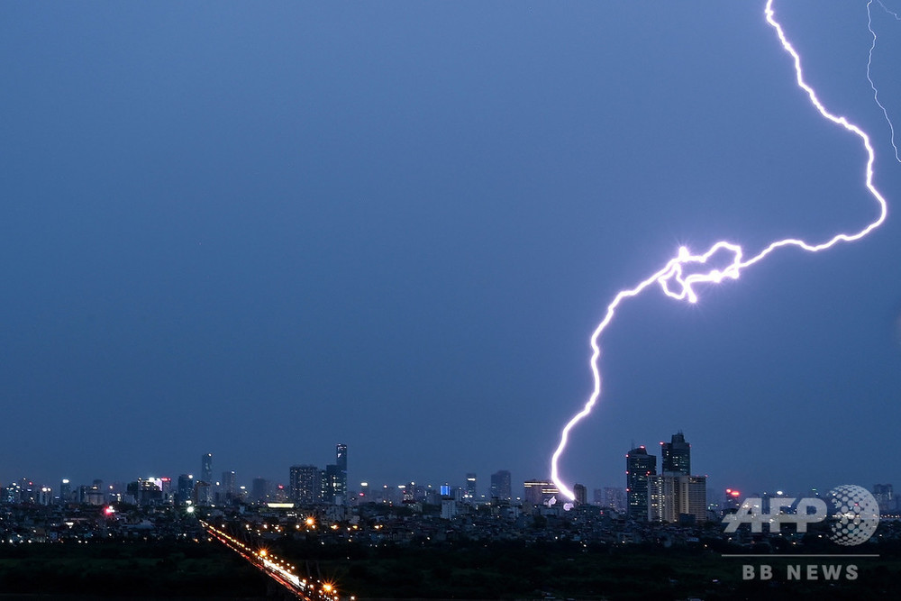 全長700キロ 巨大雷 メガフラッシュ 観測記録を更新 写真1枚 国際ニュース Afpbb News