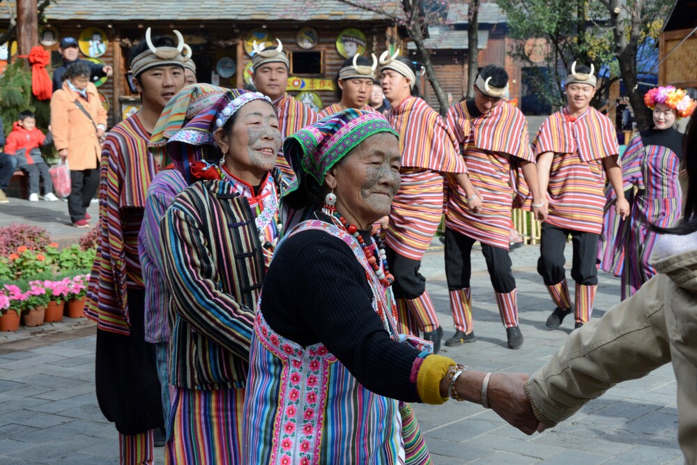 雲南省でトーロン族の新年行事「卡雀哇節」関連イベント 写真5枚 国際ニュース:AFPBB News
