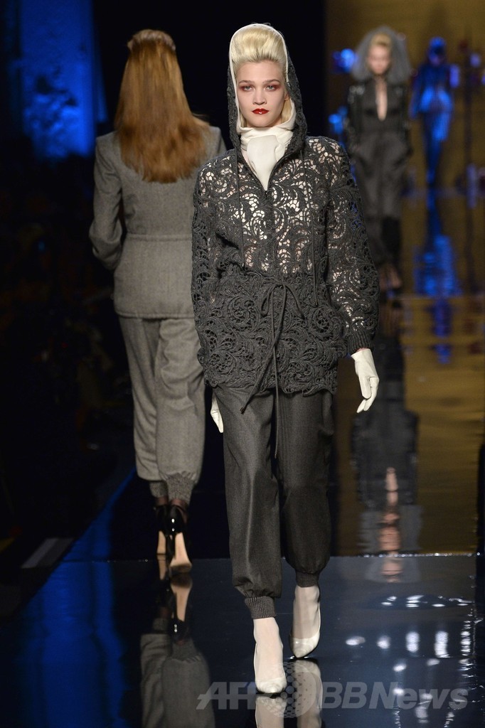 「ひげ面の女装歌手」も登場、J.P.ゴルチエ14/15年秋冬オートクチュール