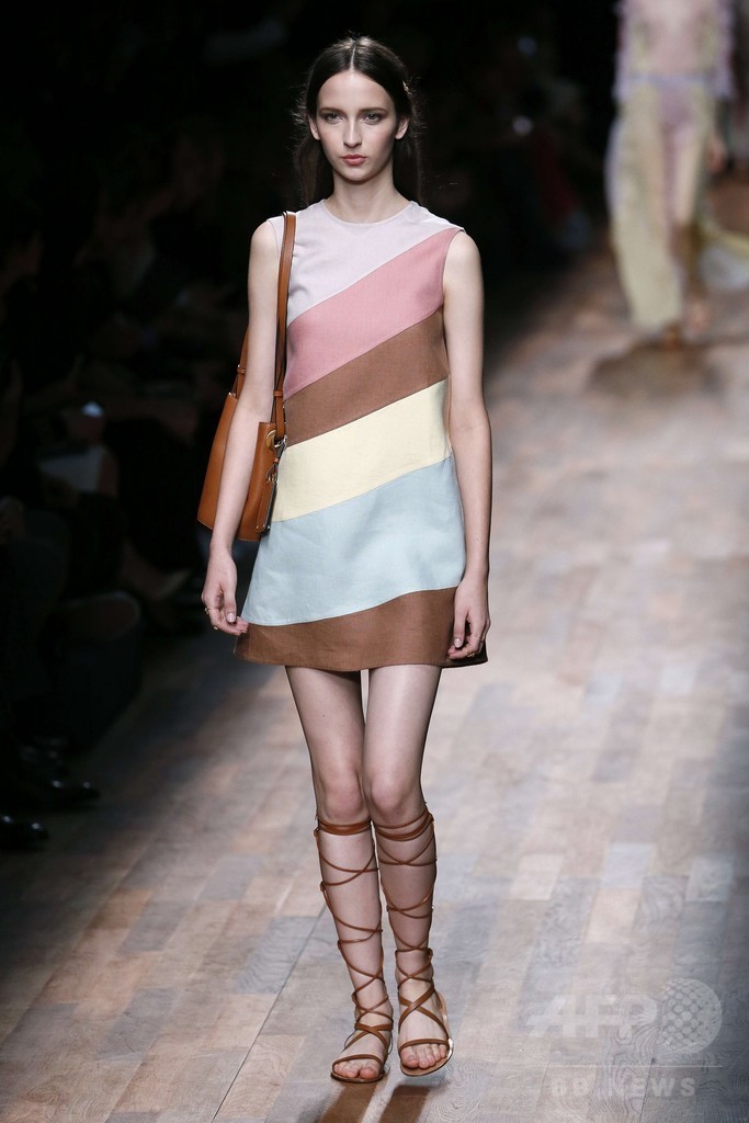 18世紀の貴族によるグランドツアーがコンセプト、「ヴァレンティノ」15年春夏