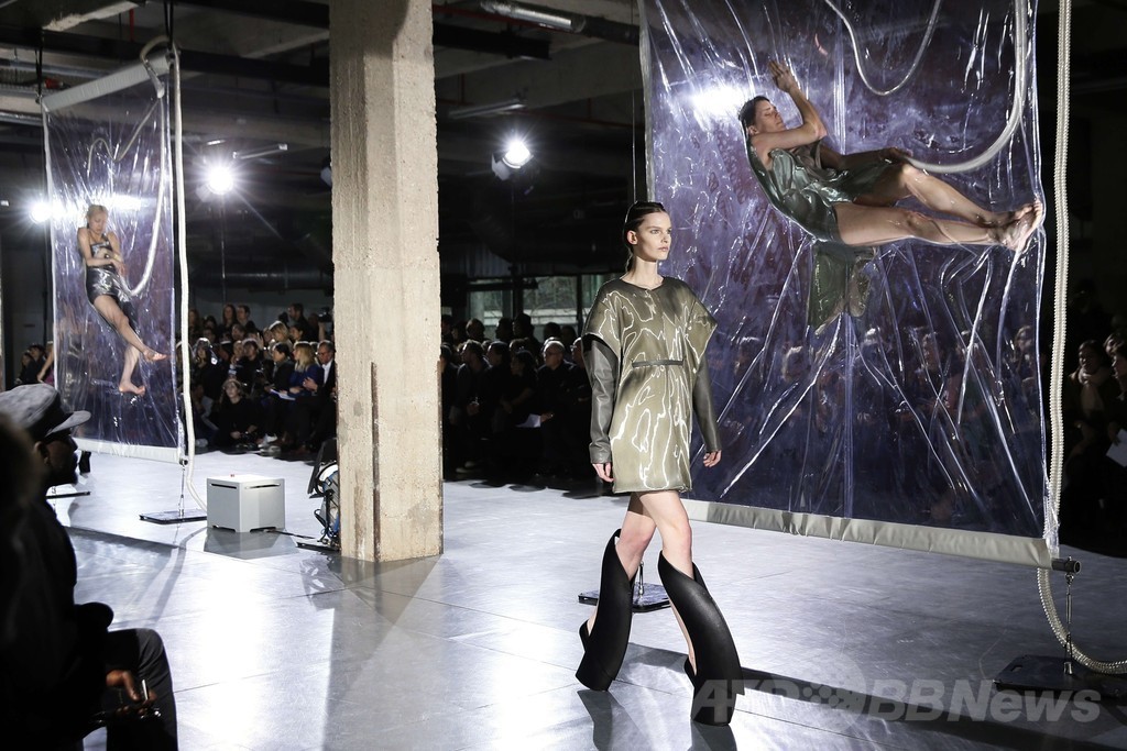 ＜14/15年秋冬パリコレクション＞イリス・ヴァン・ヘルペン