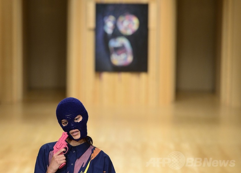 色とりどりのニットマスクに注目、「クリツィア ロブステリャ」15年春夏 080 バルセロナ