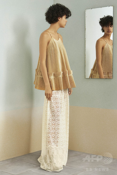 「ステラ マッカートニ」ブランド初のメンズ＆ウィメンズ、アビー・ロード・スタジオで発表