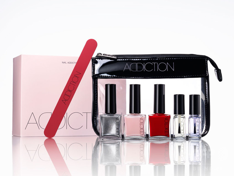 「アディクション」、全30色のブラッシュ＆ネイルコフレが登場