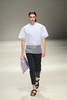 15年春夏「メルセデス・ベンツ ファッション・ウィーク 東京（Mercedes-Benz Fashion Week TOKYO）」で新作を発表したミスター・ジェントルマン（MR.GENTLEMAN）（2014年10月18日撮影）。(c)AFPBB News/JFWO/MBFWT