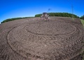 耕作の様子（2022年6月7日撮影、資料写真）。(c)Yuri KADOBNOV / AFP