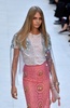 英ロンドン市内で発表された「バーバリー プローサム（BURBERRY PRORSUM）」14年春夏コレクション（2013年9月16日撮影）。(c)AFP/BEN STANSALL