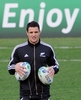 16日にハミルトン（Hamilton）で行われる2011年ラグビーW杯ニュージーランド大会（Rugby World Cup 2011）1次リーグA組第2戦で日本代表と対戦するニュージーランド代表（オールブラックス）が15日、最終調整を行った。

練習に姿を見せたダン・カーター（Dan Carter、2011年9月15日撮影）。(c)AFP/WILLIAM WEST