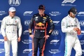 19F1第12戦ハンガリーGP予選を終えた（左から）2番手に入ったメルセデスAMGのバルテリ・ボッタス、ポールポジションを獲得したレッドブルのマックス・フェルスタッペン、3番手に入ったメルセデスAMGのルイス・ハミルトン（2019年8月3日撮影）。(c)ANDREJ ISAKOVIC / AFP