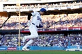 24MLB、ロサンゼルス・ドジャース対アリゾナ・ダイヤモンドバックス。初回に本塁へ向かうロサンゼルス・ドジャースの大谷翔平（2024年7月2日撮影）。(c)Ronald Martinez/Getty Images/AFP