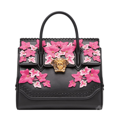 【VERSACE】国内発送★バッグ 創業者にオマージュ、「ヴェルサーチ」国内6点限定バッグ登場