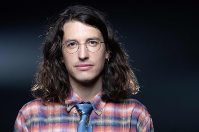 作品が小児性愛や近親相姦連想と非難、仏漫画家めぐり物議再燃