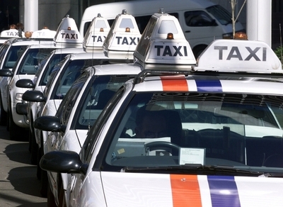 「世界一の仕事」続編は「世界一のタクシー観光」 オーストラリア