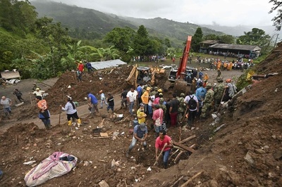 土砂崩れで17人死亡、13人行方不明 コロンビア南西部