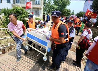 記録的豪雨の中国、洪水対策急ぐ 川や湖で観測史上最高水位