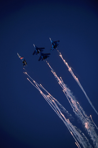 各国の軍用機が大集合、ハンガリーで国際航空ショー