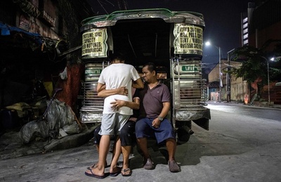 フィリピンの麻薬撲滅戦争、「最前線」で心痛める葬儀業者