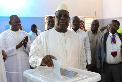セネガル大統領選、現職サル氏陣営が第1回投票で勝利宣言