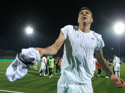 ユベントスがクロトーネ破り首位固め、ミランは9人で劇的勝利