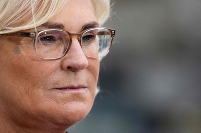 ドイツ国防相、辞意表明 一連の失言後