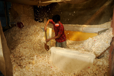 フィリピンの金融街でプラスチック袋禁止令、洪水対策で