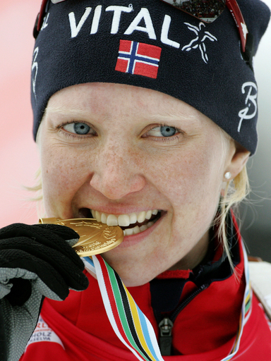 ＜バイアスロン世界選手権2007＞女子個人15キロメートル、グルッペンが金メダルに輝く - イタリア