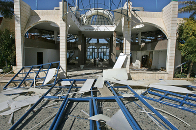 アルカイダを名乗る武装グループ、ガザ市の休暇施設を爆破 - パレスチナ自治区