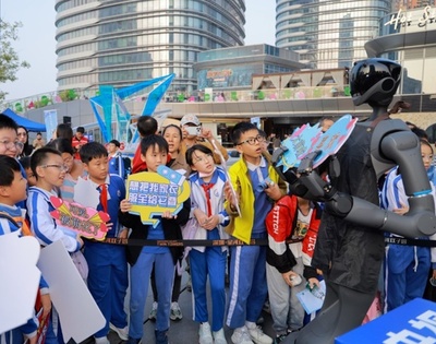 家事ロボット大会が中国広東省深センで開催　CMG主催