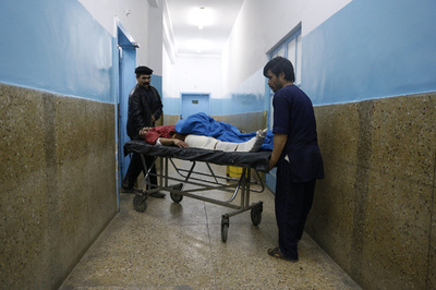 アフガン首都で爆発、10人死亡 英民間警備会社が標的に