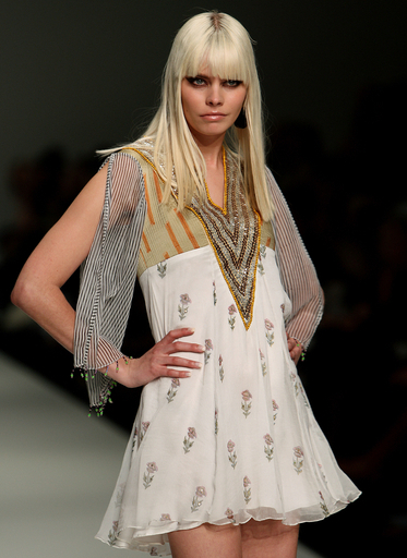 ＜08/09年春夏ローズマウント・ファッションウィーク＞アヌパム・ダヤール、新作を発表