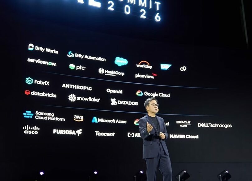 イ・ジュンヒ・サムスンSDS代表が8日、ソウル市江南区のCOEXで開かれたAIトランスフォーメーション（AX）カンファレンス「リアルサミット2026」で基調講演している＝サムスンSDS提供(c)news1