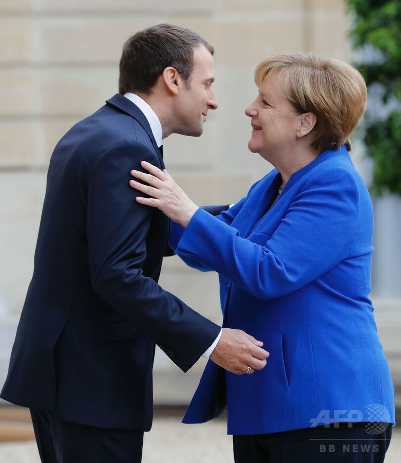 仏独の協力を強調、合同閣僚会議で戦闘機共同開発などに合意