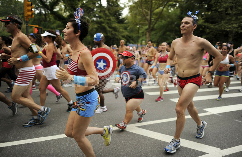下着姿でダッシュ、NYセントラルパーク