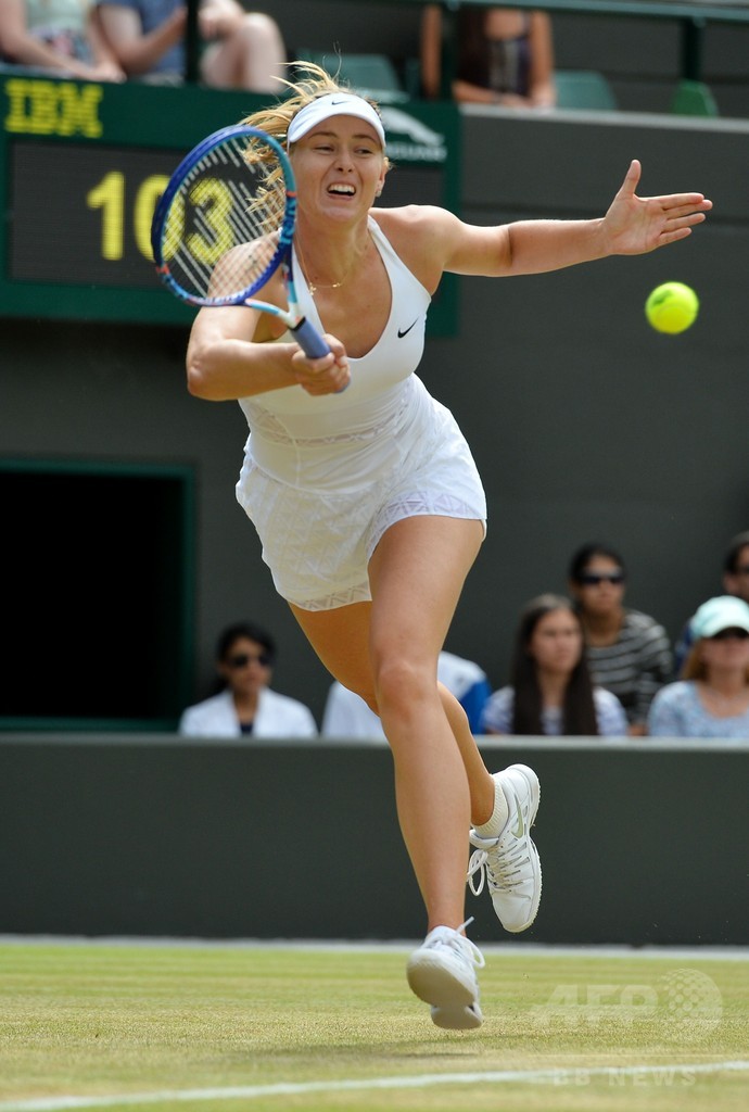シャラポワ、苦しみながらもベスト8進出 ウィンブルドン選手権
