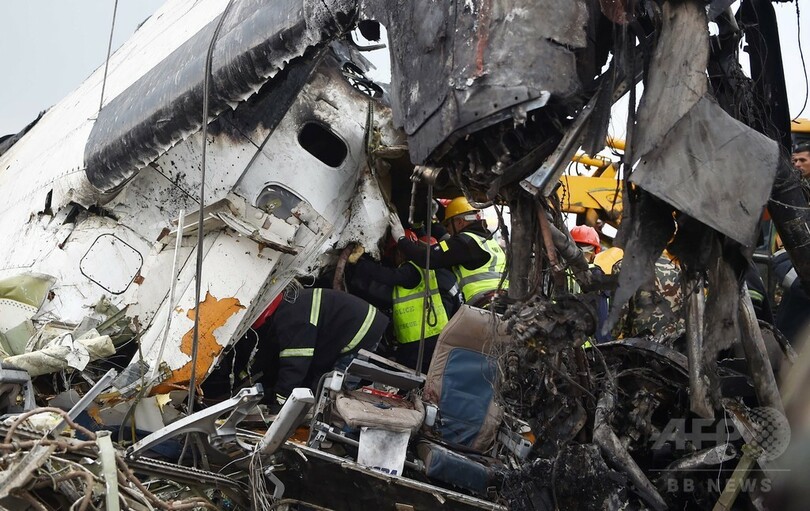 ネパールで旅客機墜落、49人死亡 22人負傷