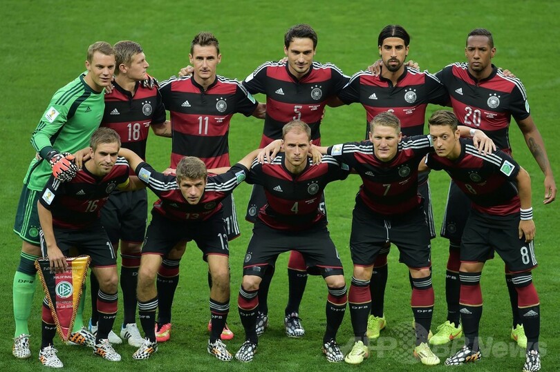 ドイツが7ゴールを奪い決勝へ、ブラジルは歴史的大敗