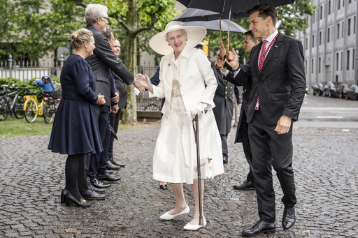 84歳マルグレーテ2世、転倒して骨折 デンマーク王室 写真8枚 国際