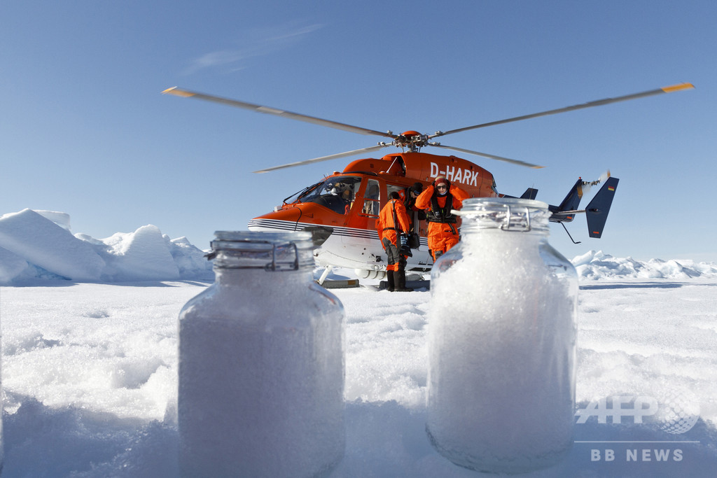 北極圏の雪からマイクロプラスチック、広範な大気汚染に警鐘 研究 北極圏の雪からマイクロプラスチック、広範な大気汚染に警鐘 研究