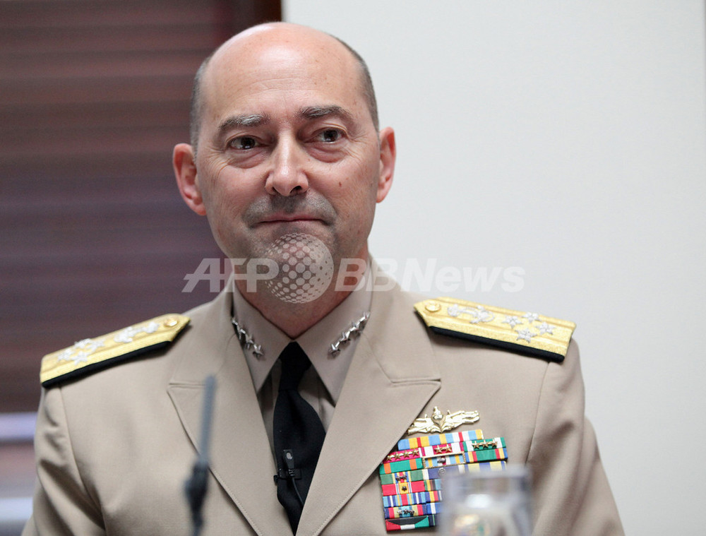NATO最高司令官がSNS活用方針、「フェースブックでフレンドに
