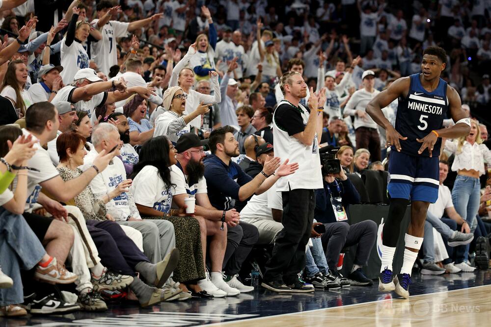 ティンバーウルブズ圧勝で1勝返す NBA西決勝 写真3枚 国際ニュース