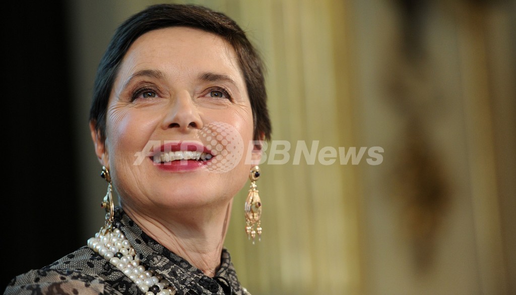 イザベラ・ロッセリーニ、母「イングリット・バーグマン」の書籍を紹介