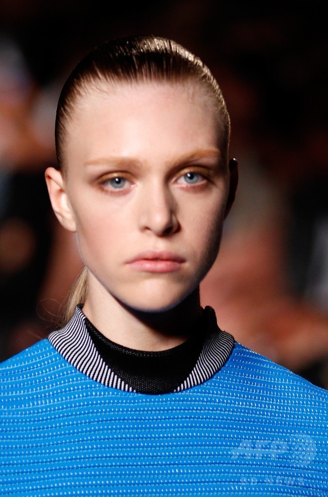 スニーカースタイルがさらに進化！？「アレキサンダー ワン」15年春夏