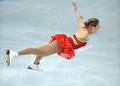 13-14フィギュアスケート（GP）シリーズ最終戦、ロシア杯（2013 Cup of Russia）女子シングル・ショートプログラム（SP）。演技に臨むカロリーナ・コストナー（Carolina Kostner、2013年11月22日撮影）。(c)AFP/YURI KADOBNOV