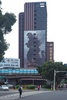 台湾・台北のホテルに設置された怪獣「ゴジラ」の巨大壁画（2023年6月15日撮影）。(c)Sam Yeh / AFP