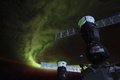 国際宇宙ステーション（ISS）とオーロラの画像。米航空宇宙局（NASA）が公開（2019年6月13日撮影、同16日提供）。(c)AFP PHOTO / NASA/CHRISTINA KOCH/HANDOUT