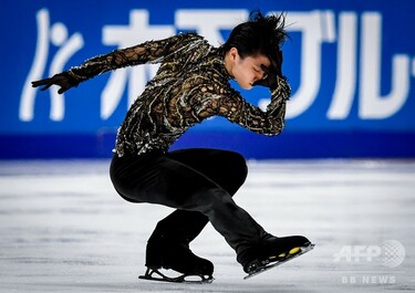 羽生がロシア杯優勝、右足首負傷も滑り切る GP2連勝 写真15枚 国際
